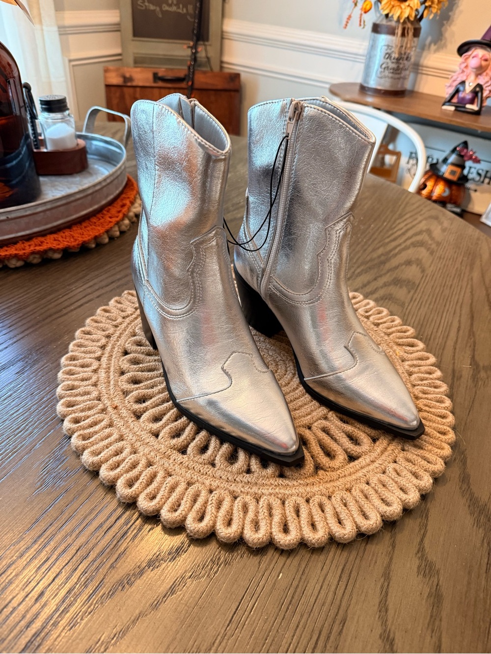 Forever 21 Silver Metallic Western Boots Sz 6 NWT